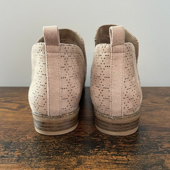 Dr. Scholl's Rate Wide Comfort Ankle Booties Putty Perforated Microfiber Wns 6 W - Picture 4 of 11